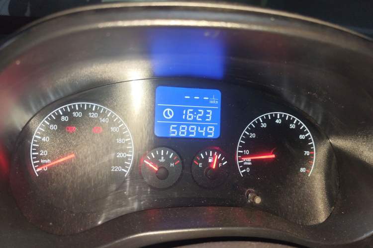Used Chery Tiggo 3 2014 1.6L Manual Zhishang Edition Odometer Close Up
