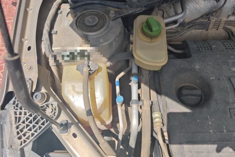 Used Chery Tiggo 3 2014 1.6L CVT ZhiShang Edition Engine Bay Right