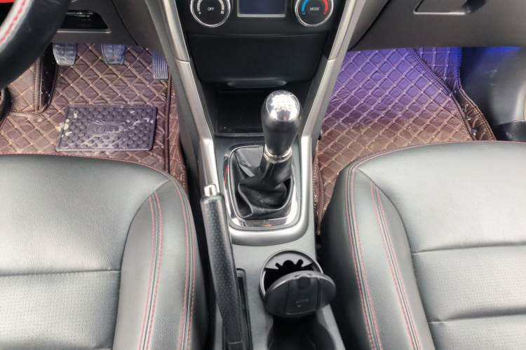Used Chery Tiggo 3 2014 1.6L Manual Zhishang Edition Gear Lever