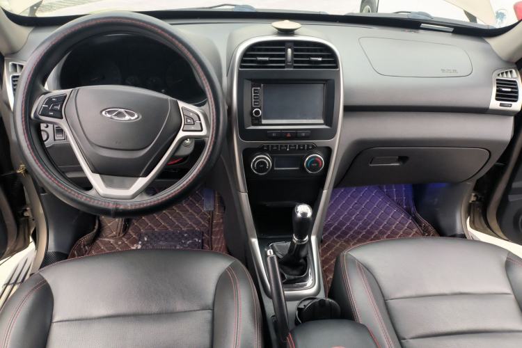 Used Chery Tiggo 3 2014 1.6L Manual Zhishang Edition Interior 2
