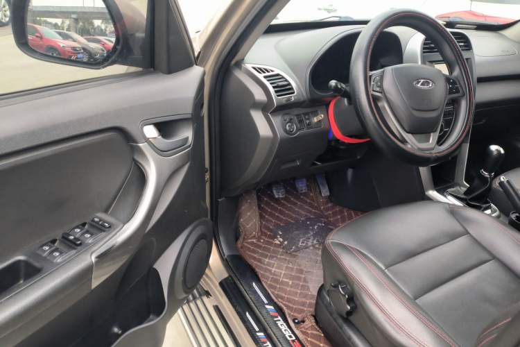 Used Chery Tiggo 3 2014 1.6L Manual Zhishang Edition Interior 3