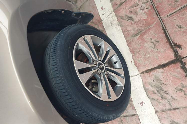 Used Chery Tiggo 3 2014 1.6L CVT ZhiShang Edition Left Front Wheel Hub