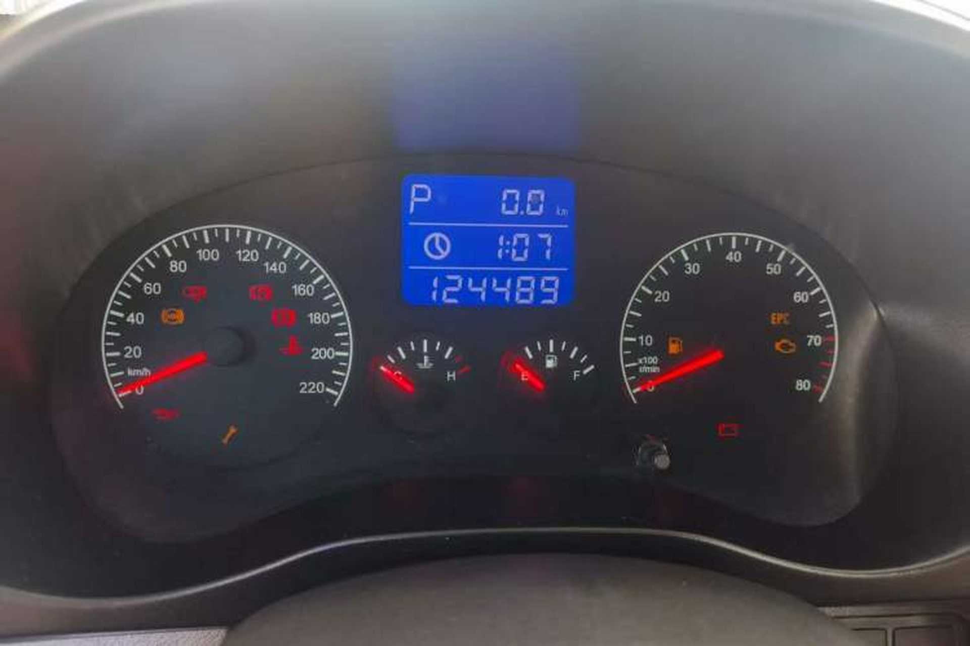 Used Chery Tiggo 3 2014 1.6L CVT ZhiShang Edition Odometer Close Up