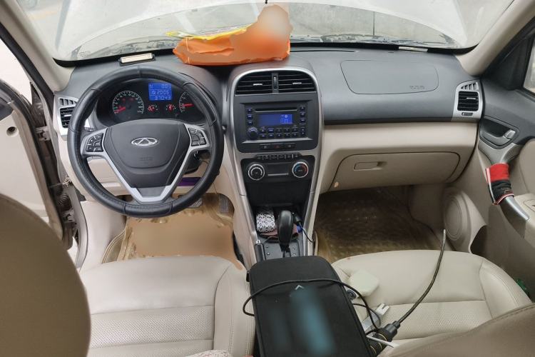 Used Chery Tiggo 3 2014 1.6L CVT ZhiShang Edition Center Console