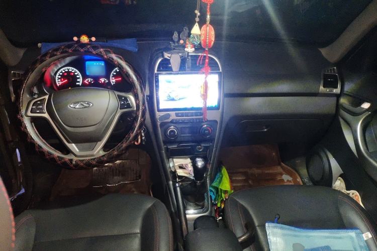 Used Chery Tiggo 3 2014 1.6L Manual Zhishang Edition Center Console