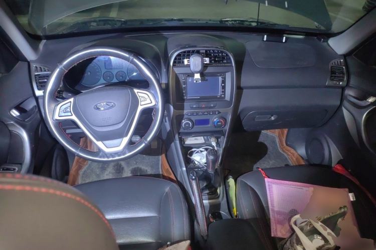 Used Chery Tiggo 3 2014 1.6L Manual Zhishang Edition Center Console