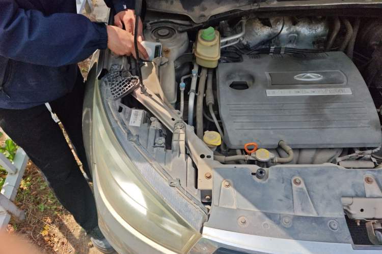 Used Chery Tiggo 3 2014 1.6L CVT ZhiShang Edition Engine Bay Right