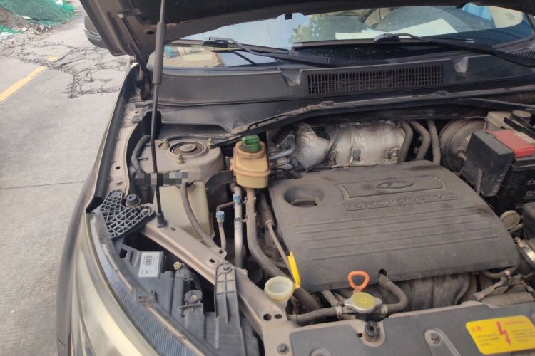 Used Chery Tiggo 3 2014 1.6L Manual Zhishang Edition Engine Bay Right