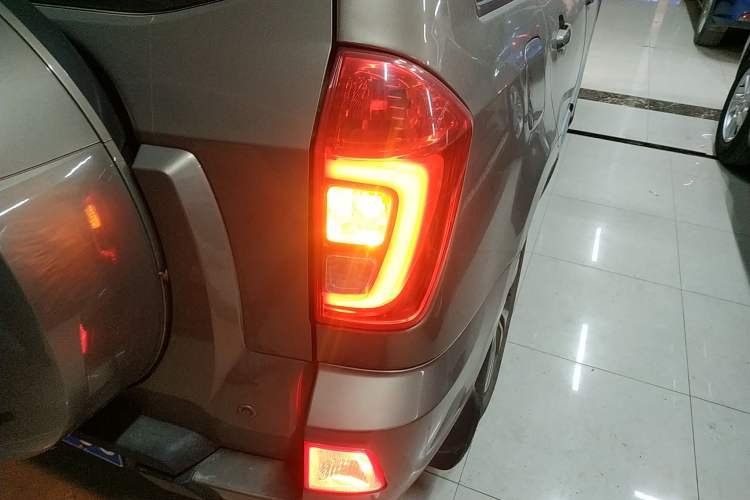 Used Chery Tiggo 3 2014 1.6L Manual Zhishang Edition Exterior 6