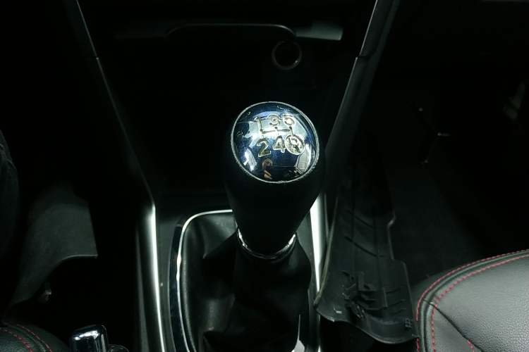 Used Chery Tiggo 3 2014 1.6L Manual Zhishang Edition Gear Lever