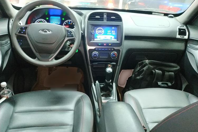 Used Chery Tiggo 3 2014 1.6L Manual Zhishang Edition Interior 2