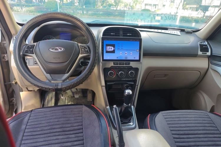 Used Chery Tiggo 3 2014 1.6L Manual Fashion Edition Interior 3