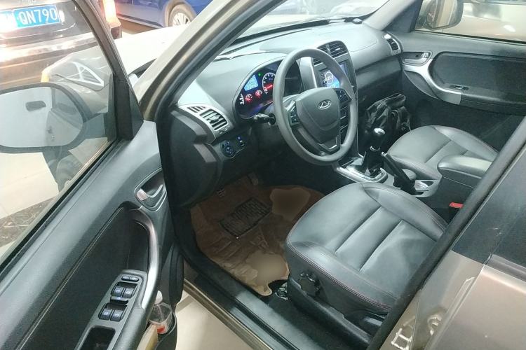 Used Chery Tiggo 3 2014 1.6L Manual Zhishang Edition Interior 3
