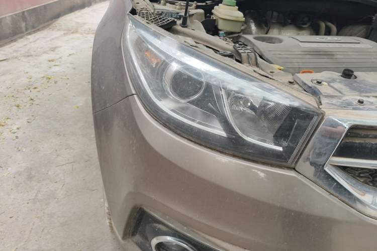 Used Chery Tiggo 3 2014 1.6L CVT ZhiShang Edition Right Front Headlight