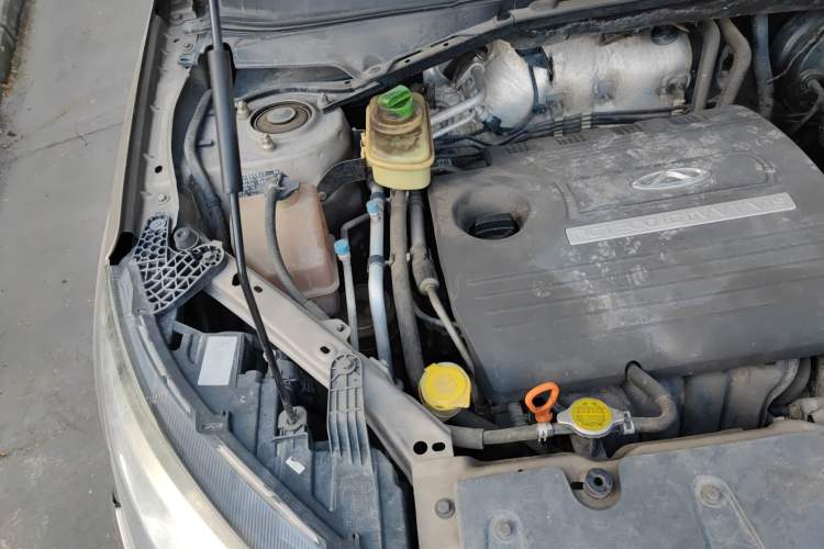Used Chery Tiggo 3 2014 1.6L CVT ZhiShang Edition Engine Bay Right
