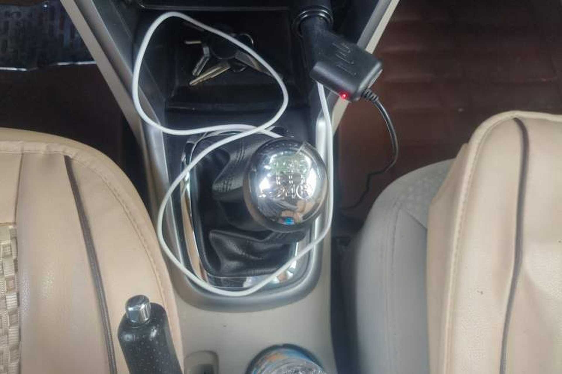 Used Chery Tiggo 3 2014 1.6L Manual Fashion Edition Gear Lever