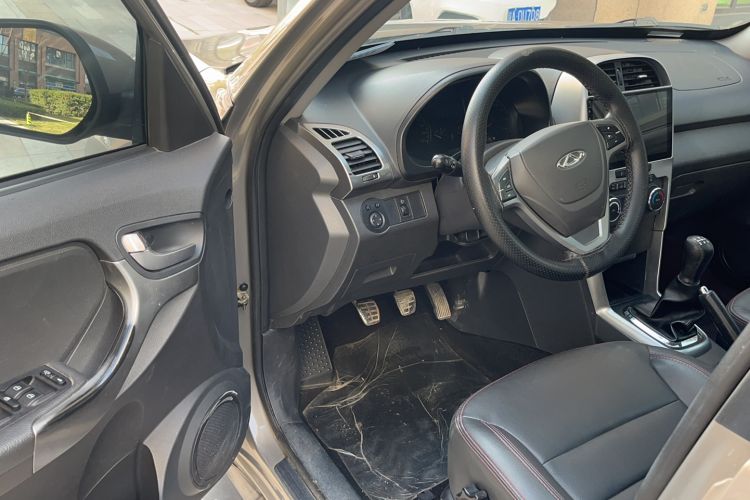 Used Chery Tiggo 3 2014 1.6L Manual Zhishang Edition Interior 2