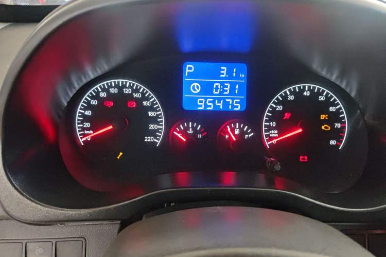 Used Chery Tiggo 3 2014 1.6L CVT ZhiShang Edition Odometer Close Up