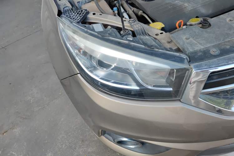 Used Chery Tiggo 3 2014 1.6L CVT ZhiShang Edition Right Front Headlight