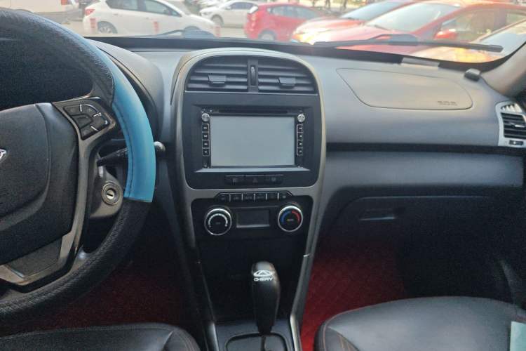 Used Chery Tiggo 3 2014 1.6L CVT ZhiShang Edition Audio And AC Panel