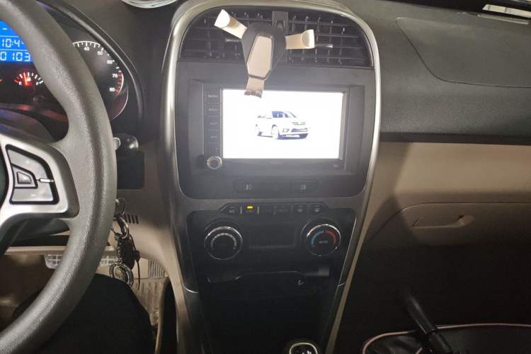 Used Chery Tiggo 3 2014 1.6L Manual Luxury Edition Audio And AC Panel