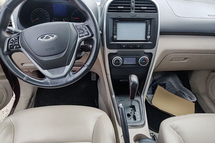 Used Chery Tiggo 3 2014 1.6L CVT ZhiShang Edition Center Console