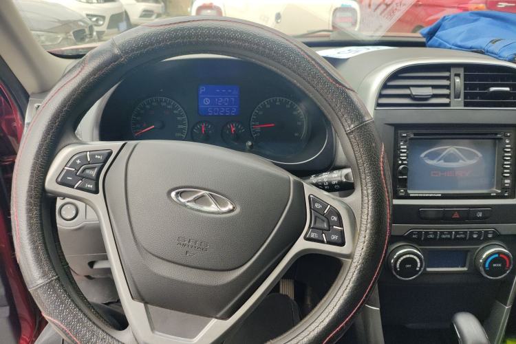 Used Chery Tiggo 3 2014 1.6L CVT ZhiShang Edition Center Console
