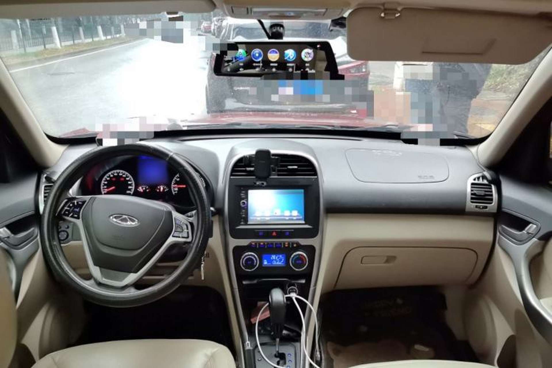 Used Chery Tiggo 3 2014 1.6L CVT ZhiShang Edition Center Console