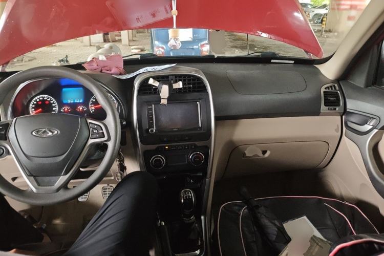 Used Chery Tiggo 3 2014 1.6L Manual Luxury Edition Center Console