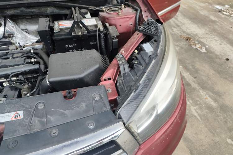 Used Chery Tiggo 3 2014 1.6L CVT ZhiShang Edition Engine Bay Left