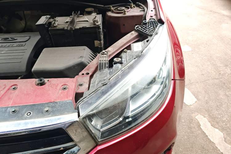 Used Chery Tiggo 3 2014 1.6L Manual Zhishang Edition Engine Bay Left