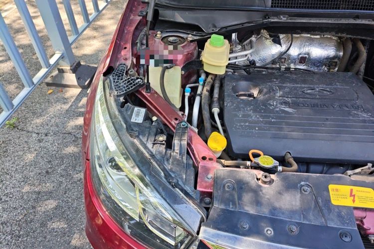 Used Chery Tiggo 3 2014 1.6L CVT ZhiShang Edition Engine Bay Right