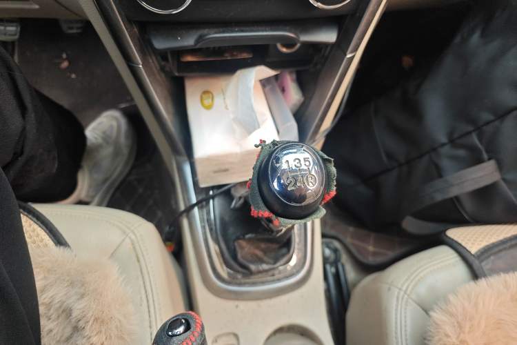 Used Chery Tiggo 3 2014 1.6L Manual Zhishang Edition Gear Lever