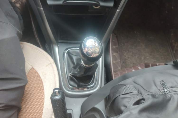 Used Chery Tiggo 3 2014 1.6L Manual Zhishang Edition Gear Lever