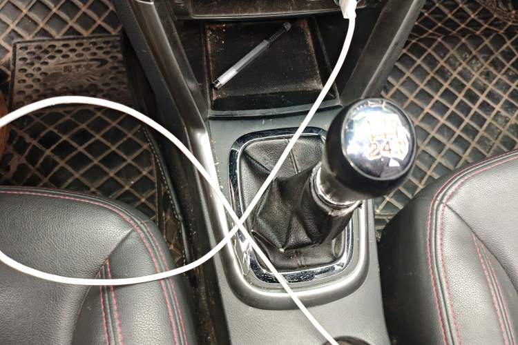 Used Chery Tiggo 3 2014 1.6L Manual Zhishang Edition Gear Lever