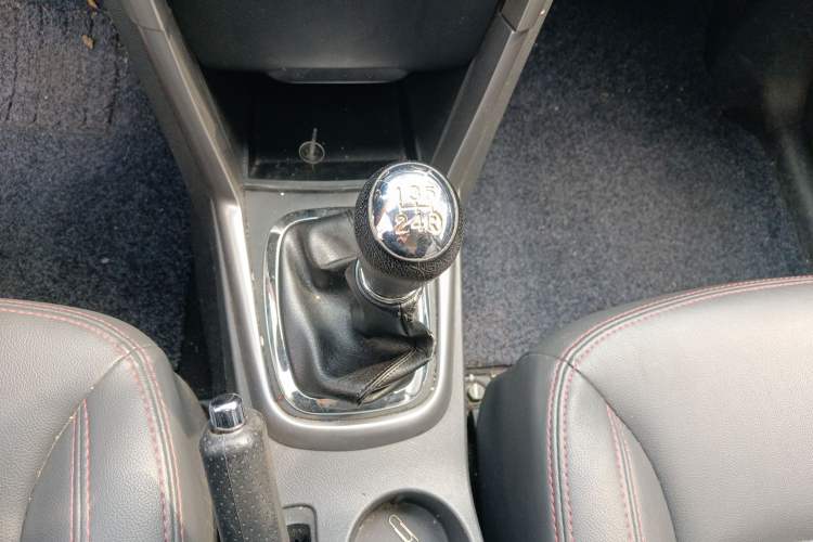 Used Chery Tiggo 3 2014 1.6L Manual Zhishang Edition Gear Lever