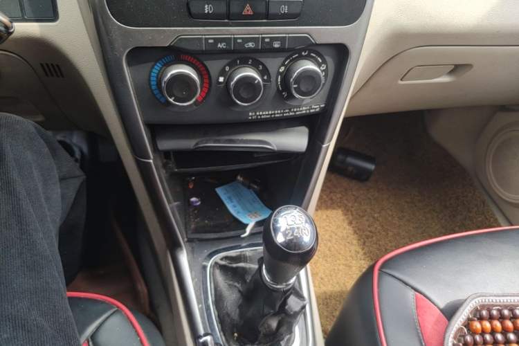 Used Chery Tiggo 3 2014 1.6L Manual Fashion Edition Gear Lever