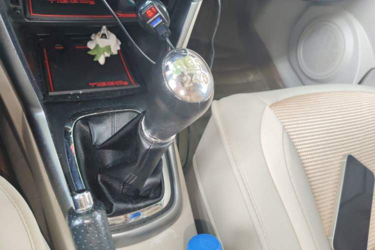 Used Chery Tiggo 3 2014 1.6L Manual Zhishang Edition Gear Lever