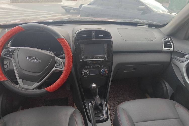 Used Chery Tiggo 3 2014 1.6L Manual Luxury Edition Interior 2