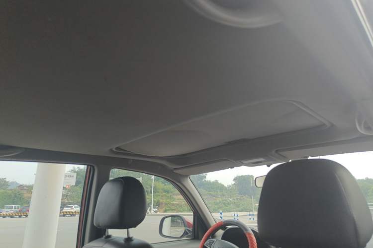 Used Chery Tiggo 3 2014 1.6L Manual Luxury Edition Interior 6
