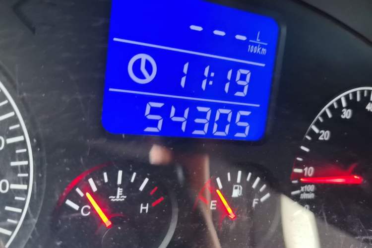 Used Chery Tiggo 3 2014 1.6L Manual Zhishang Edition Odometer Close Up