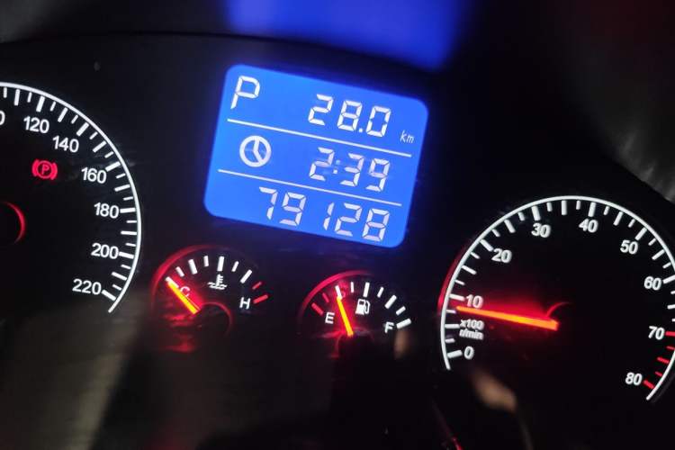 Used Chery Tiggo 3 2014 1.6L CVT ZhiShang Edition Odometer Close Up