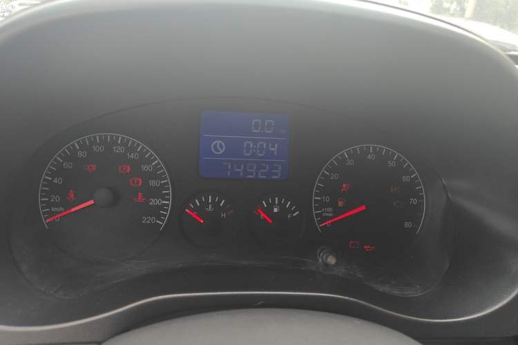 Used Chery Tiggo 3 2014 1.6L Manual Luxury Edition Odometer Close Up
