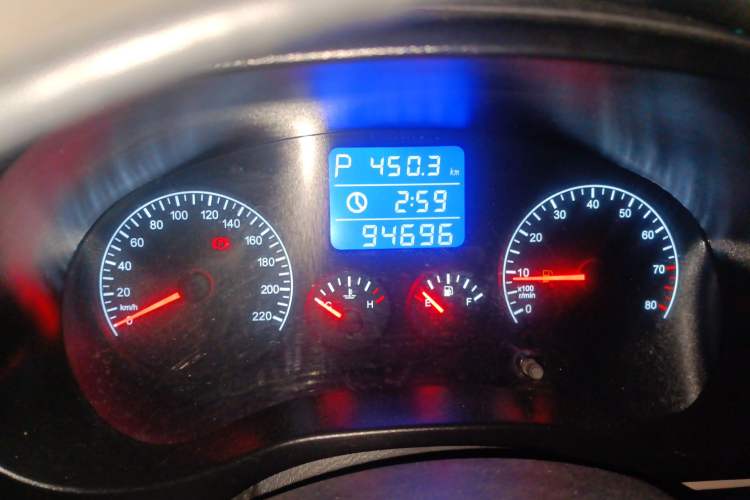 Used Chery Tiggo 3 2014 1.6L CVT ZhiShang Edition Odometer Close Up
