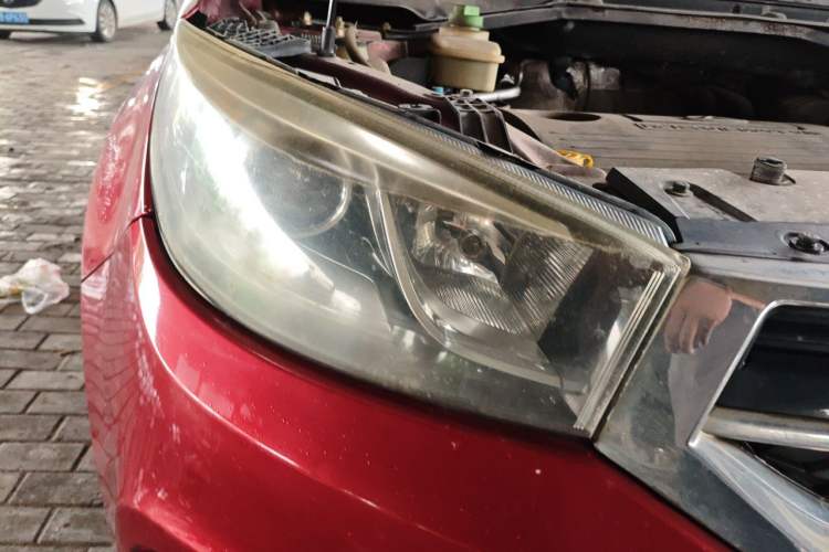 Used Chery Tiggo 3 2014 1.6L Manual Luxury Edition Right Front Headlight