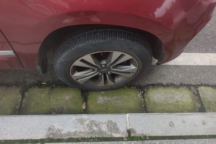 Used Chery Tiggo 3 2014 1.6L Manual Zhishang Edition Right Front Wheel Hub