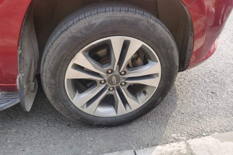 Used Chery Tiggo 3 2014 Magic Edition 1.6L Manual Fashion Version Right Front Wheel Hub