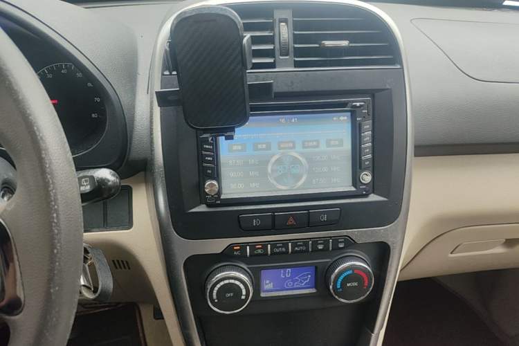 Used Chery Tiggo 3 2014 1.6L CVT ZhiShang Edition Audio And AC Panel
