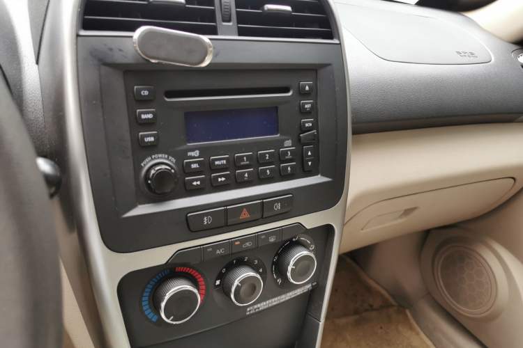 Used Chery Tiggo 3 2014 1.6L Manual Fashion Edition Audio And AC Panel