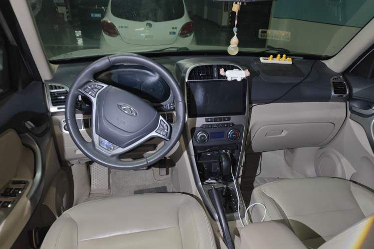 Used Chery Tiggo 3 2014 1.6L CVT ZhiShang Edition Center Console